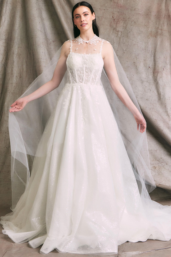 Sleeveless Sweetheart Veil Cape A Line Wedding Gown