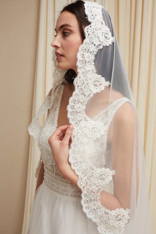 Full-Length Wedding Veil
