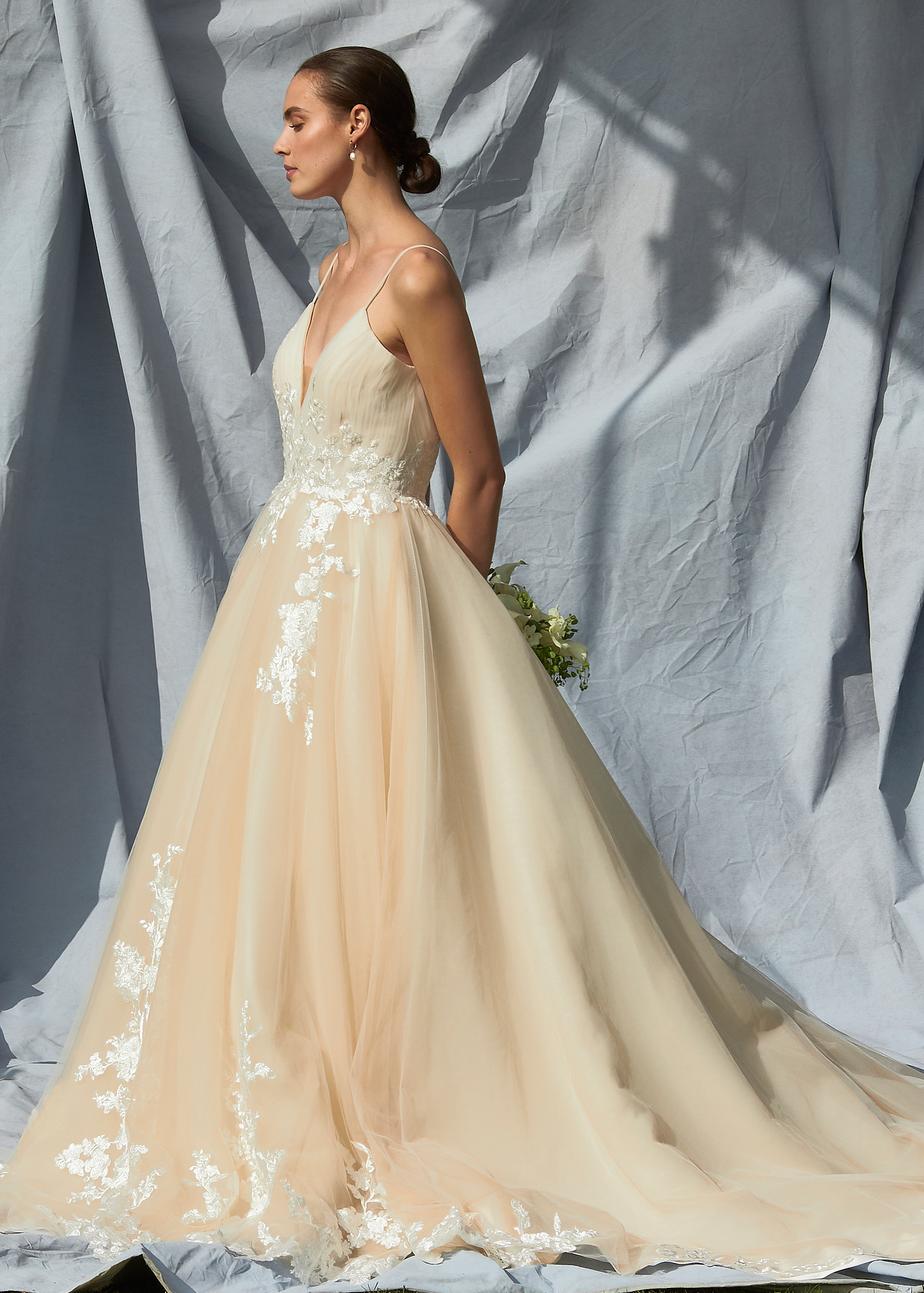 SLEEVELESS, V-NECK, A-LINE, TAIL