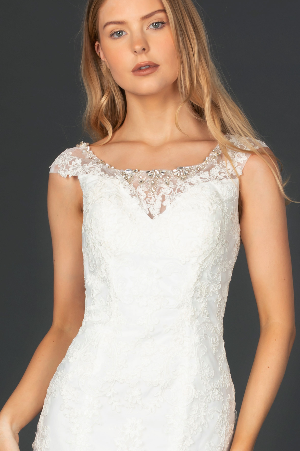 BATEAU NECK, CAP SLEEVE, TRUMPET