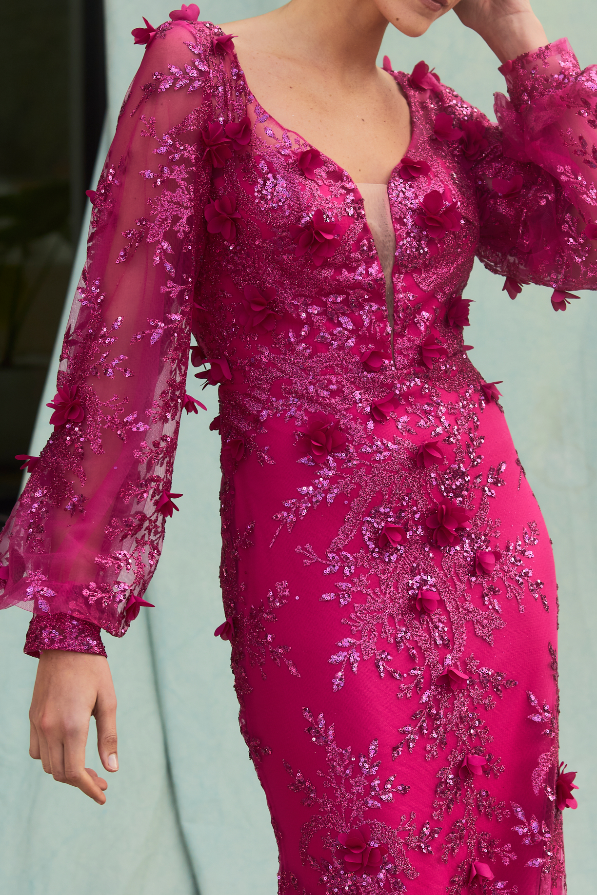 LONG SLEEVES, V-NECK, SHEATH