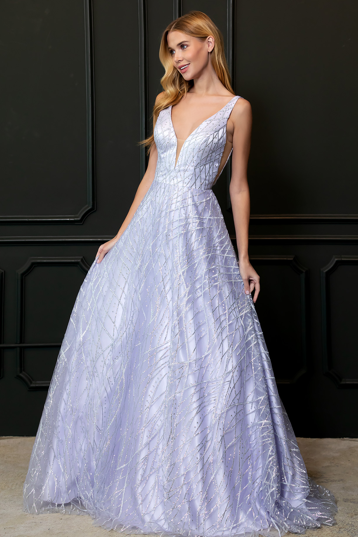 SHOULDER STRAPS, V-NECK BALL GOWN