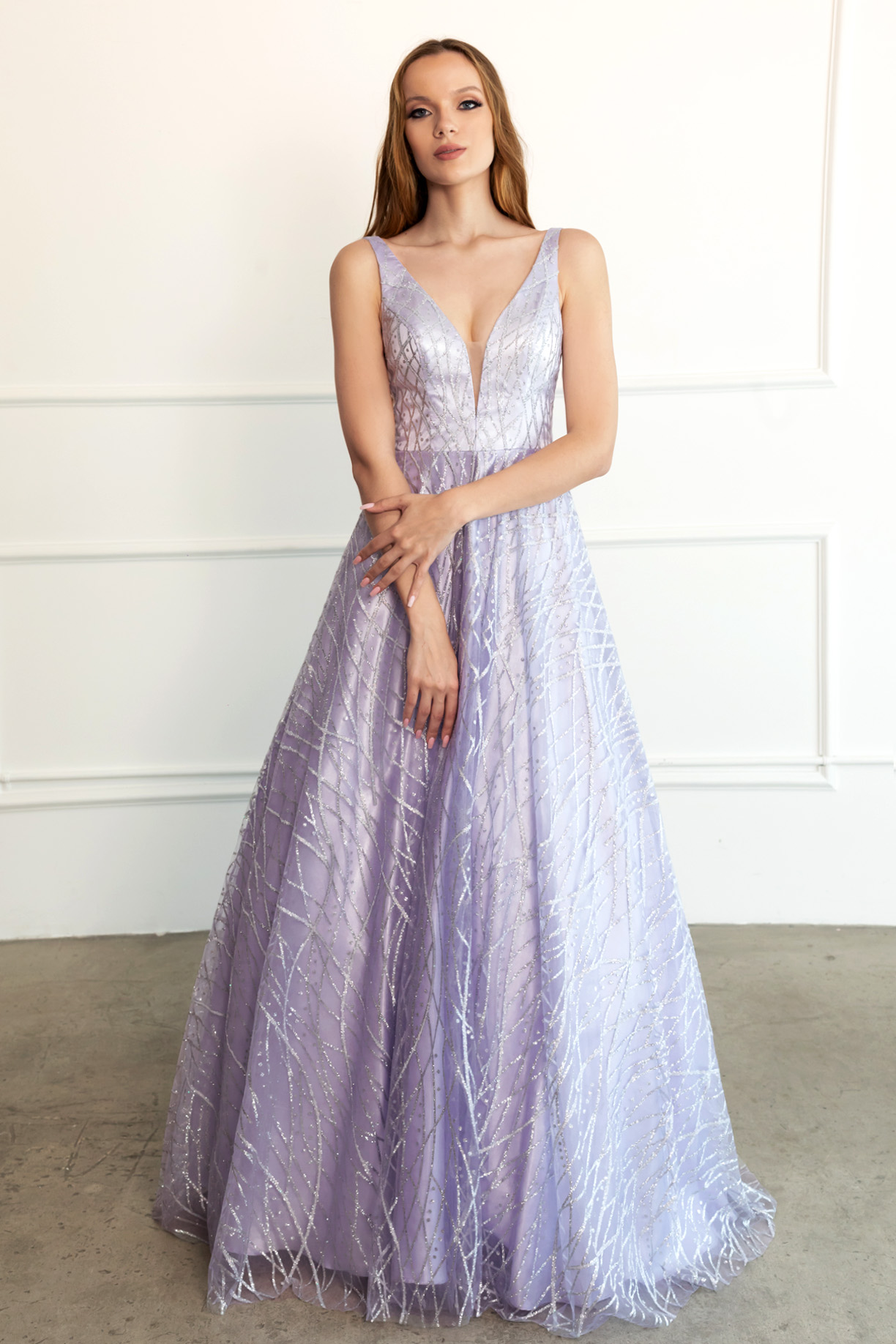 SHOULDER STRAPS, V-NECK BALL GOWN