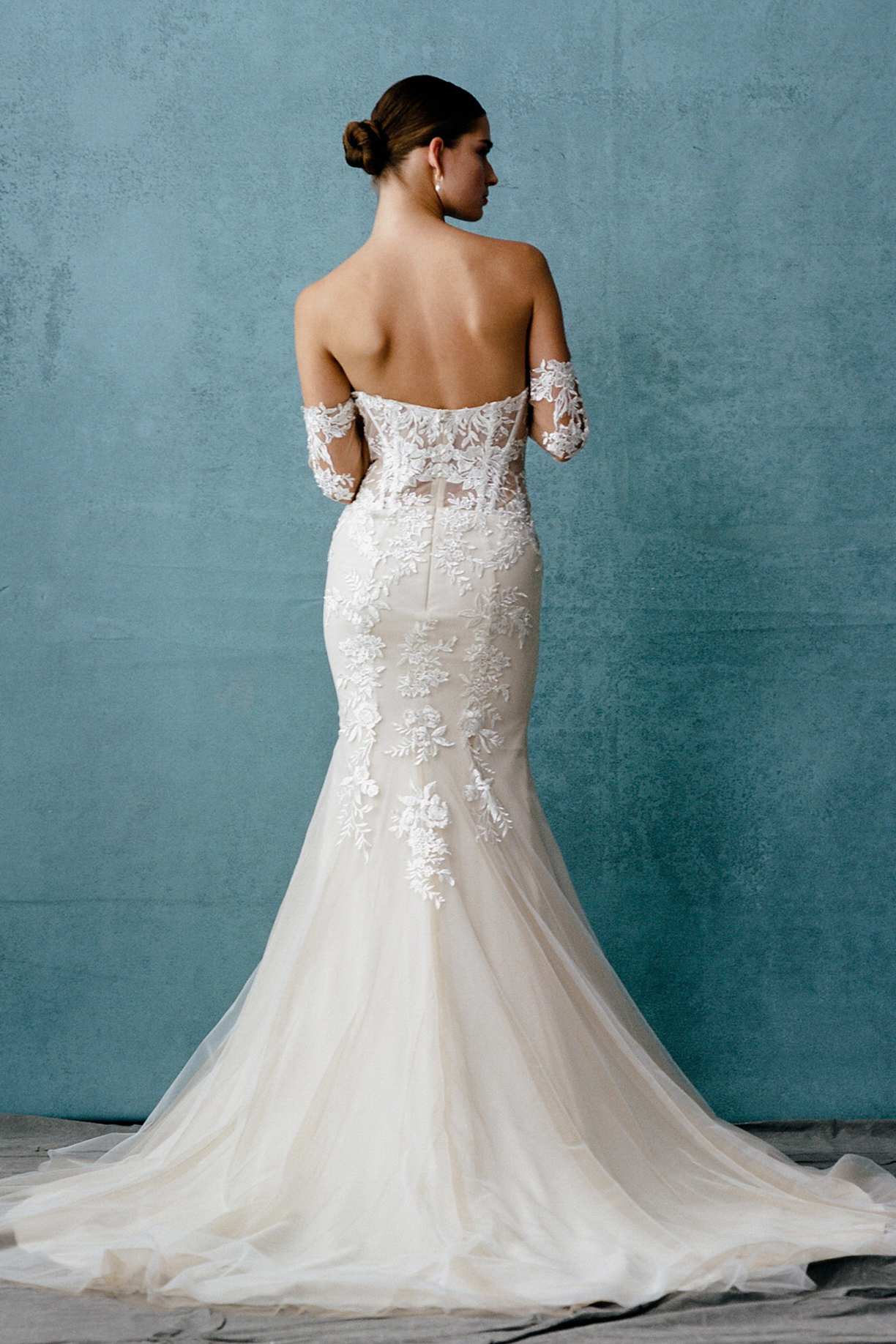  DETACHABLE OFF SHOULDER SLEEVE BRIDAL DRESS