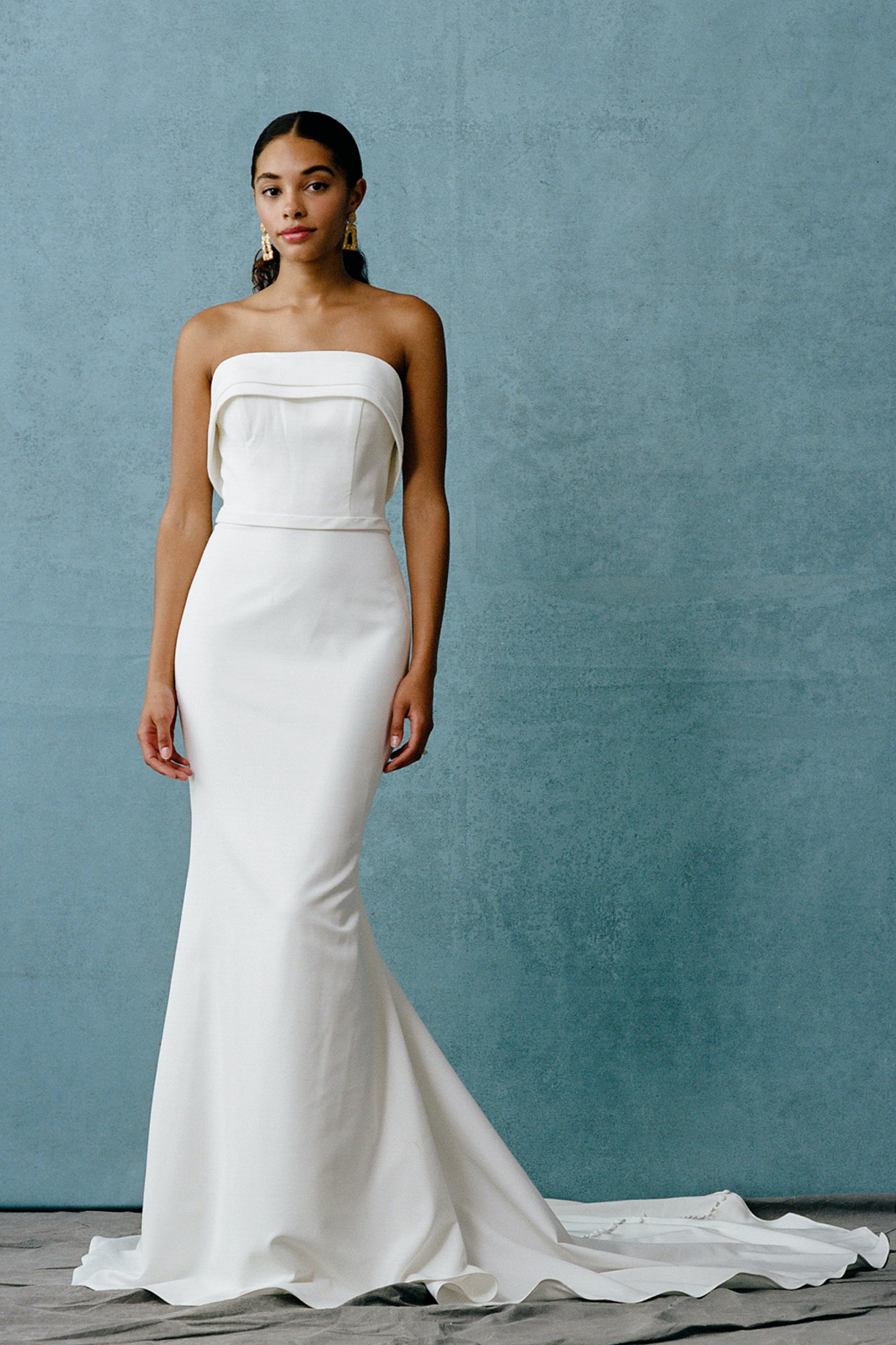 DETACHABLE OFF-SHOULDER SLEEVE BRIDAL GOWN