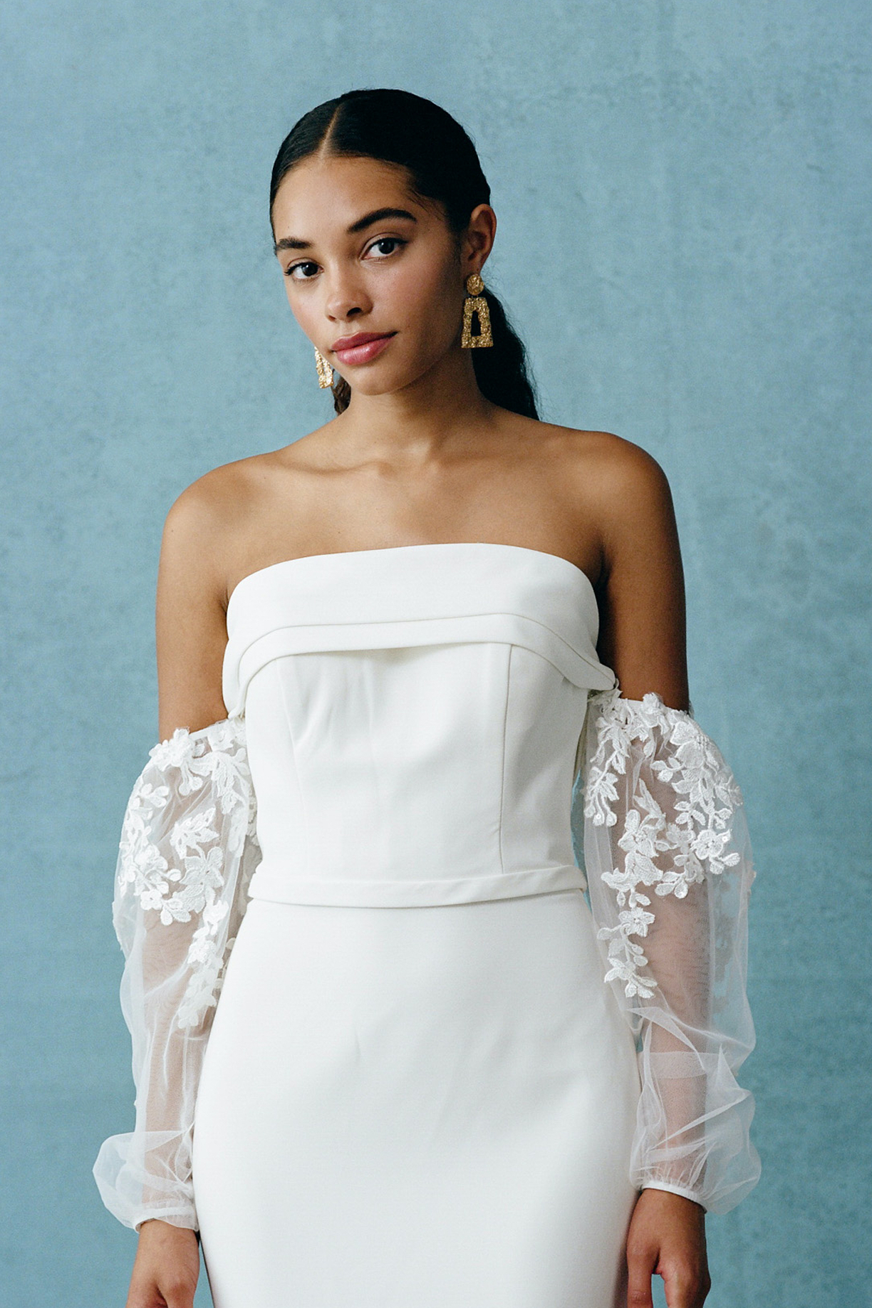 DETACHABLE OFF-SHOULDER SLEEVE BRIDAL GOWN