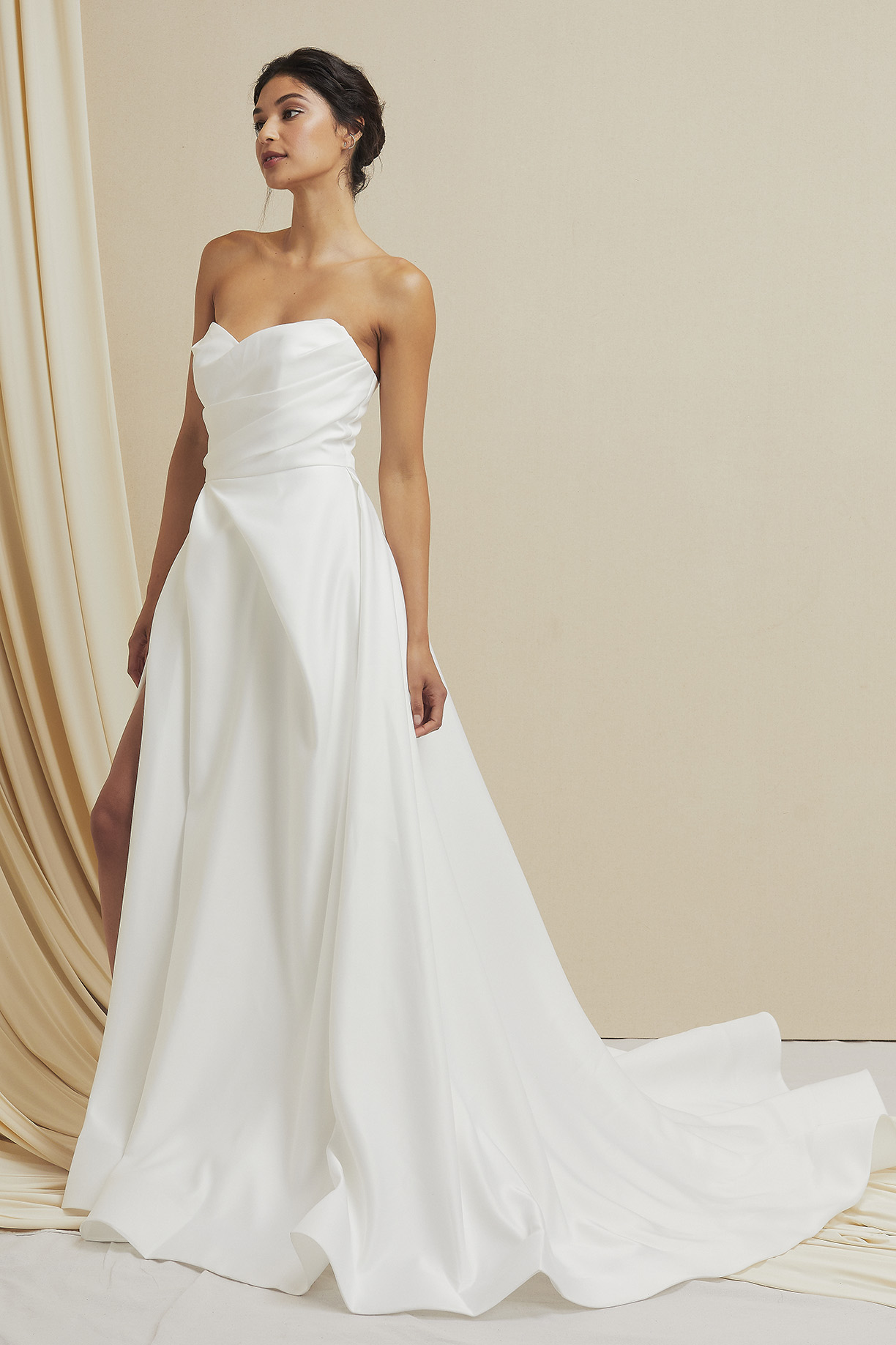 STRAPLESS, SWEETHEART, BALLGOWN, SLIT, TRAIN