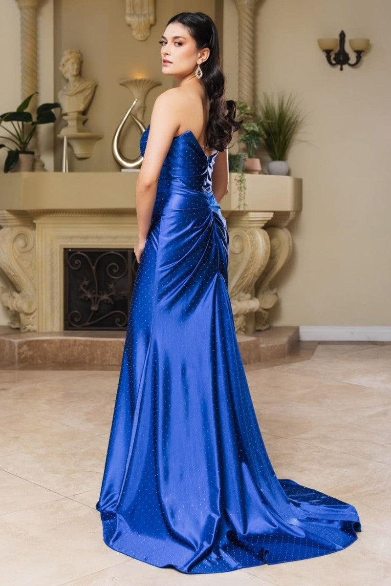 MQ2156_Royal_01
