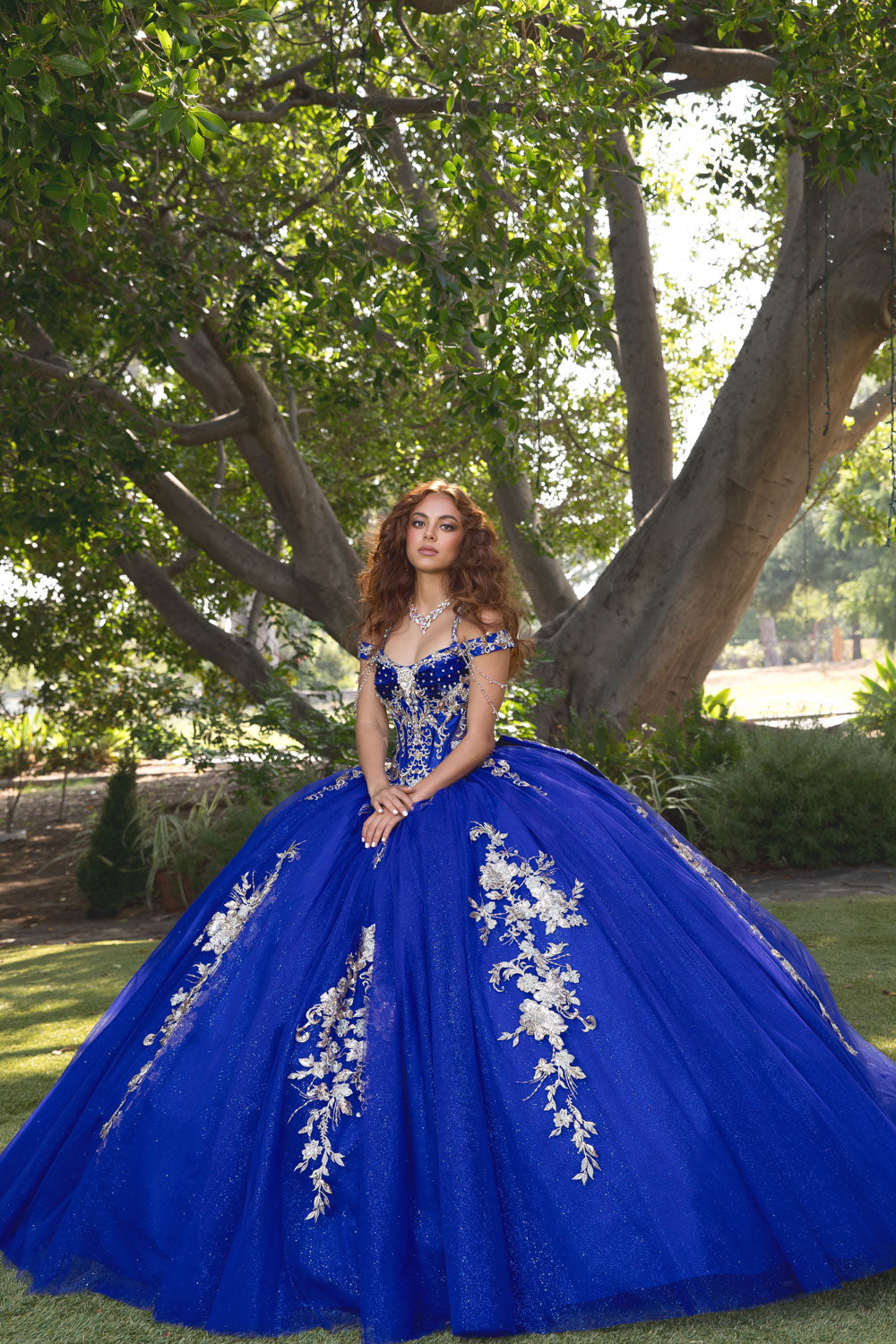PQ1076-Q_RoyalBlueGold_5764642