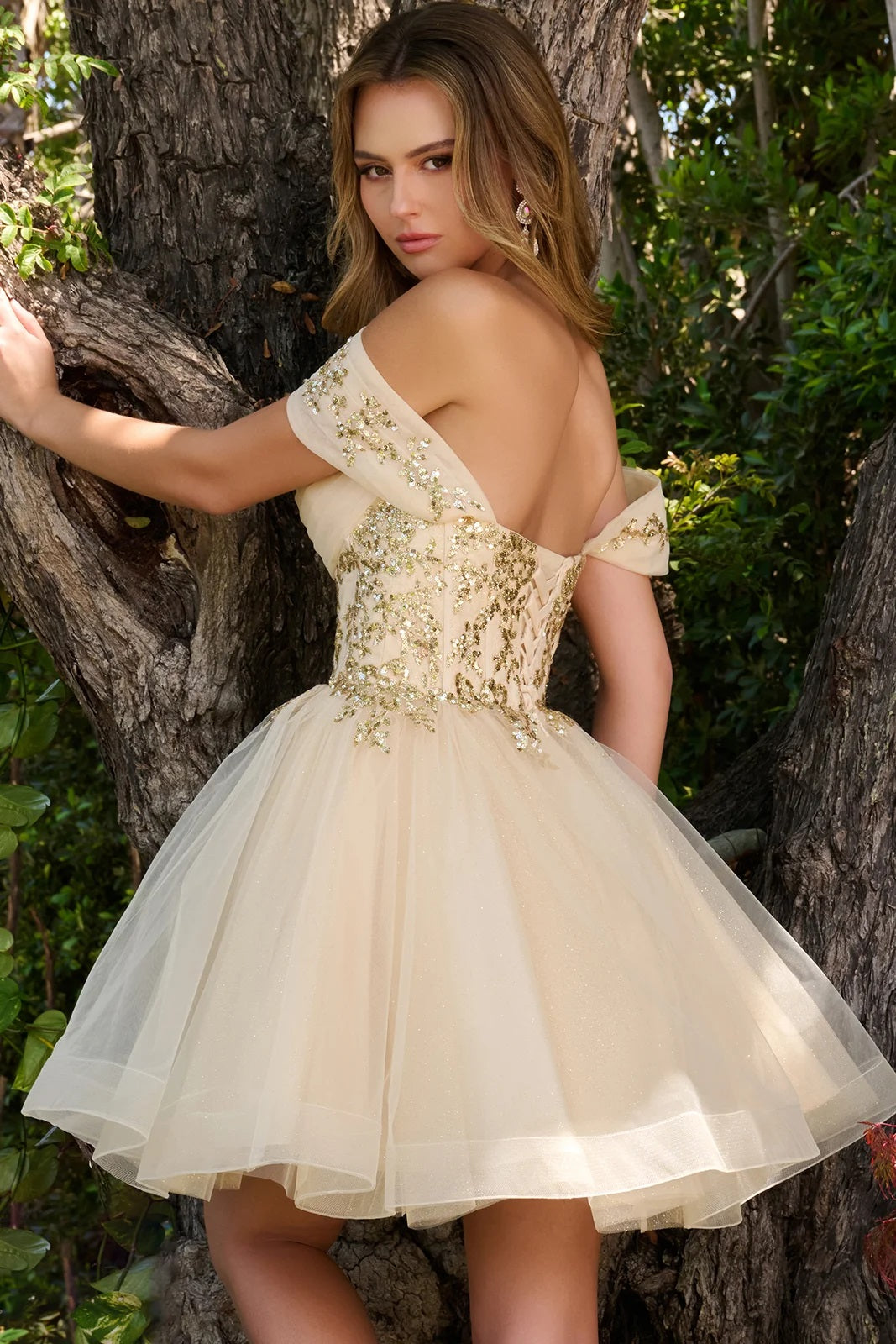 433-859-SHORT_Champagne_5970822