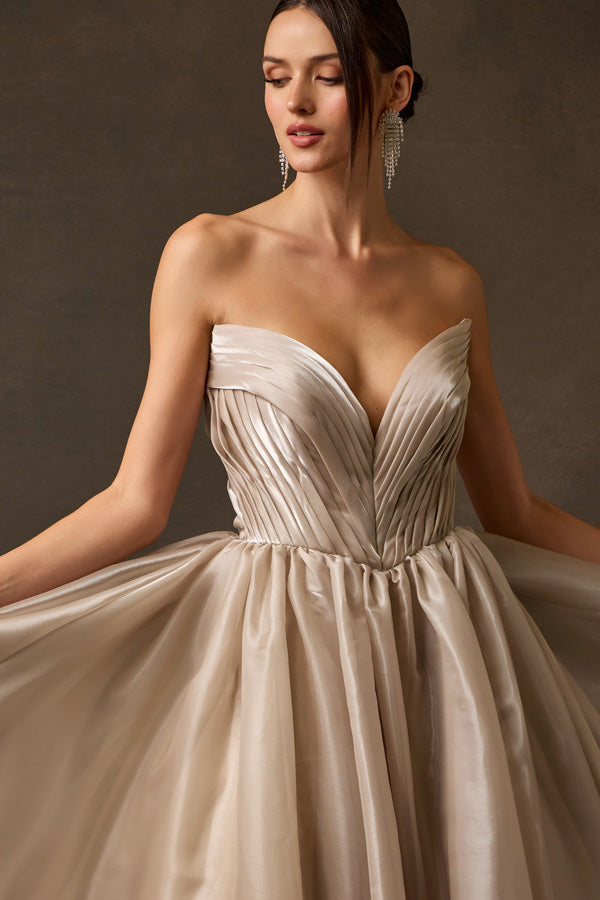 AN2542-LA_Champagne_5403466