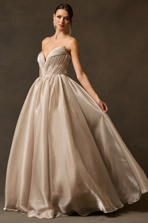 AN2542-LA_Champagne_5403460