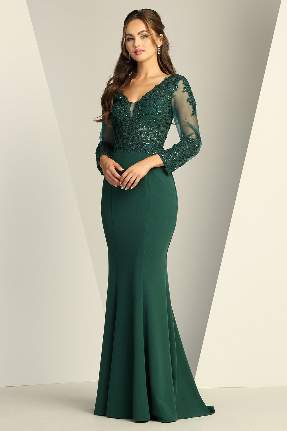 143-233-4X-09-16_Emerald_4899201