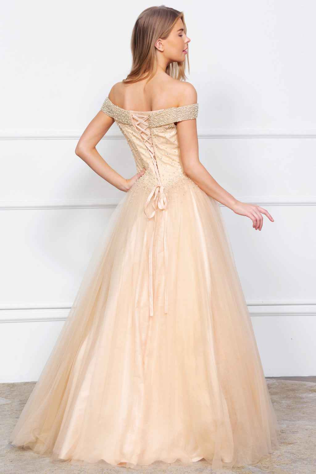 21-EM120704_LightPeach_4867855