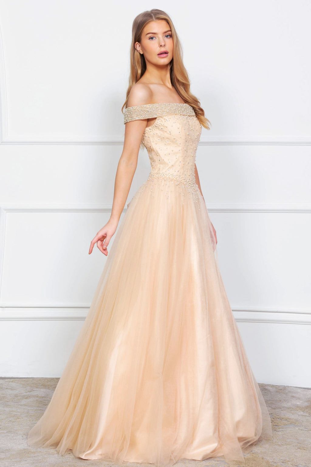 21-EM120704_LightPeach_4867857