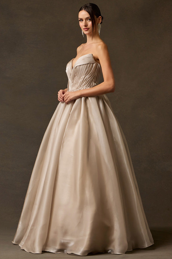 AN2542-LA_Champagne_5403462