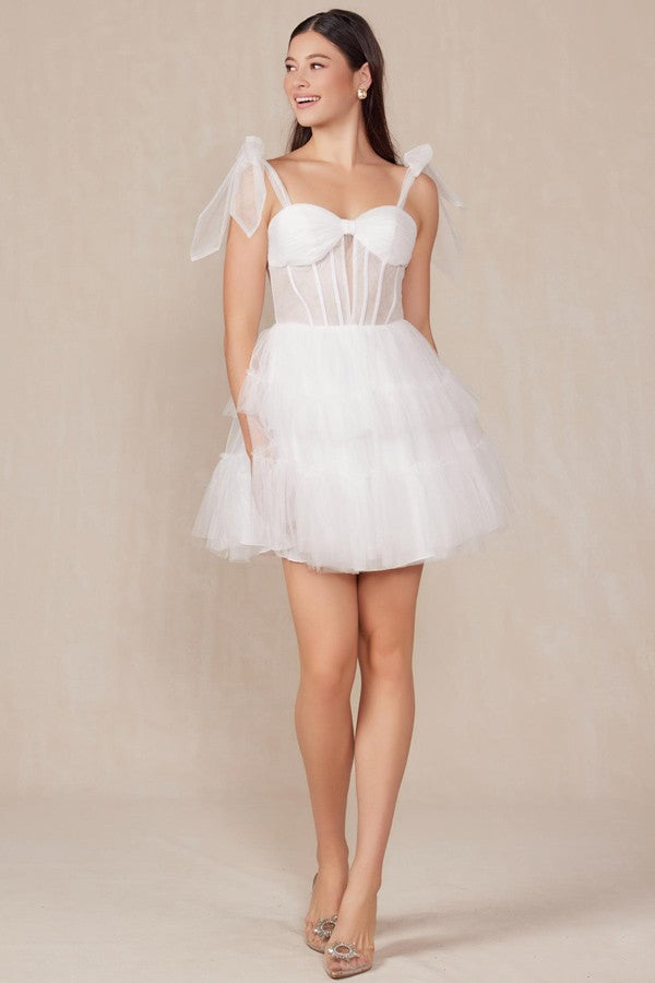 Y858_White_4896378