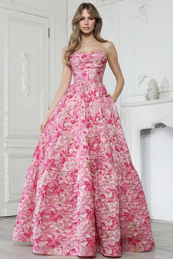 143-384-JACQ_Rose_5359759
