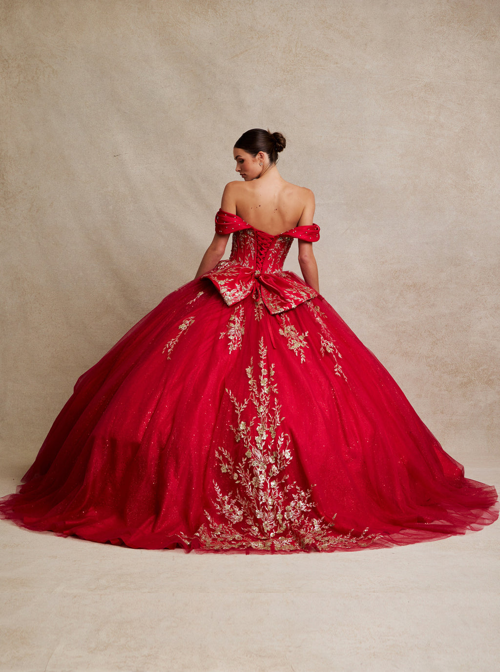 KLQ1035-BOW-Q_RedGold_5228535