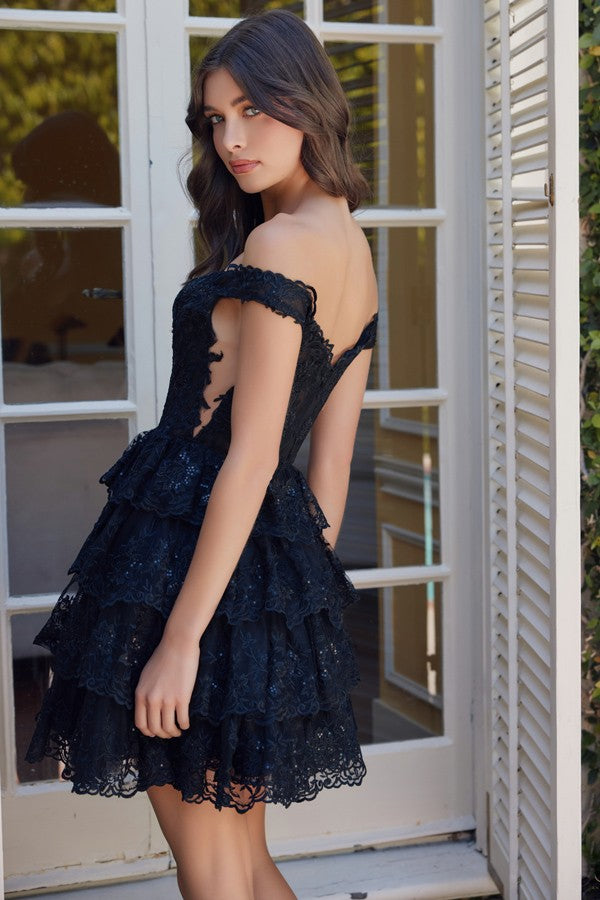 R877-Tier_Black_4896140