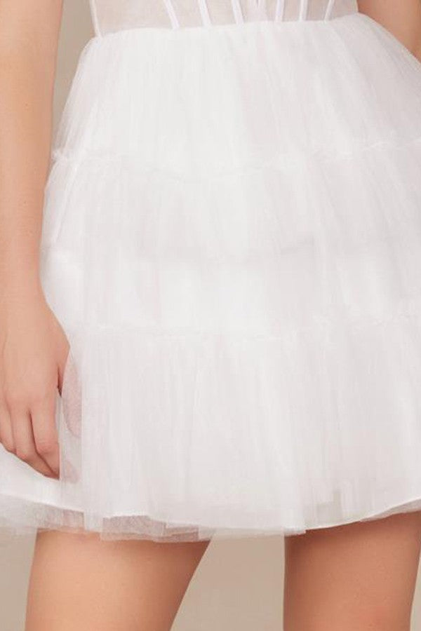 Y858_White_4896380