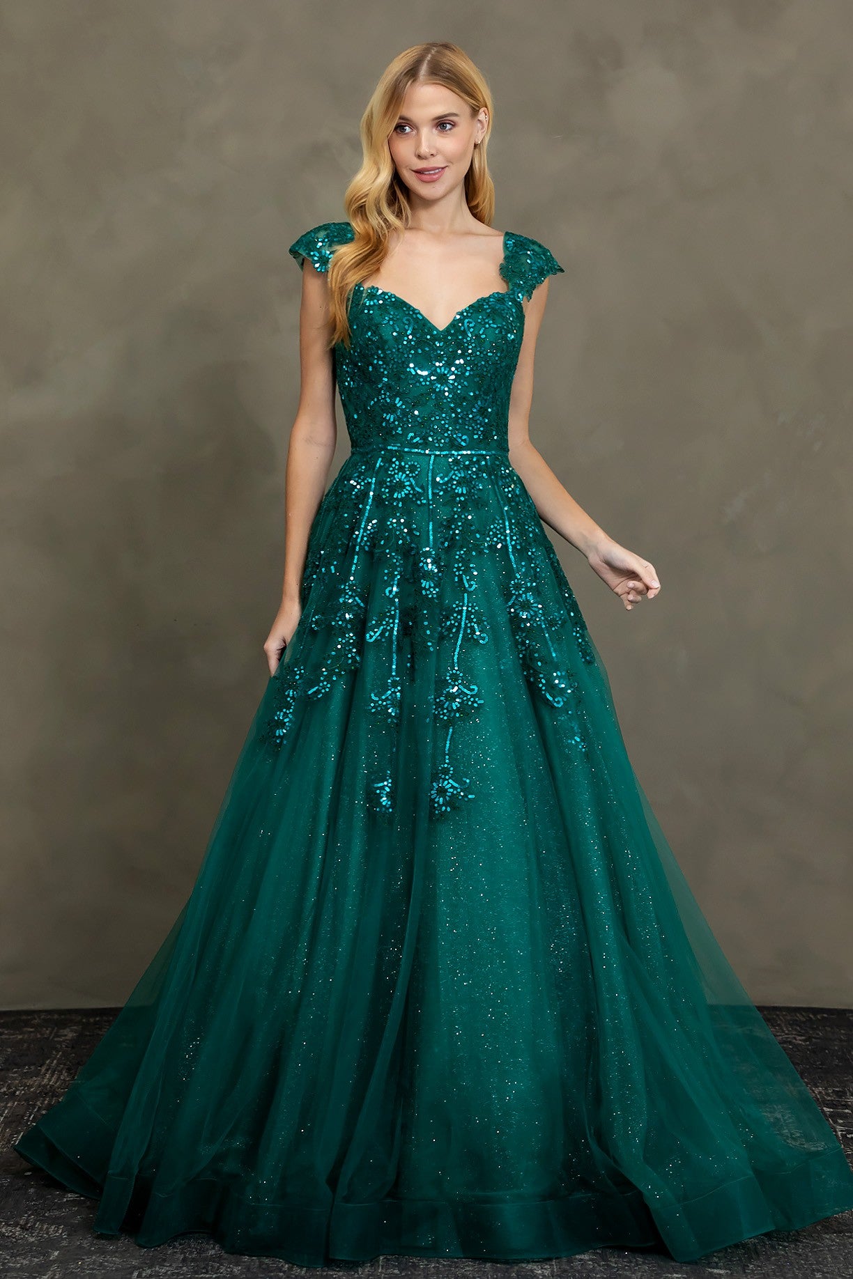 21-MD202128_Emerald_4879599