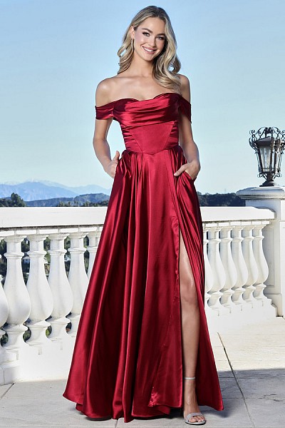 Off Shoulder Sweet/Cowl Neckline A ...