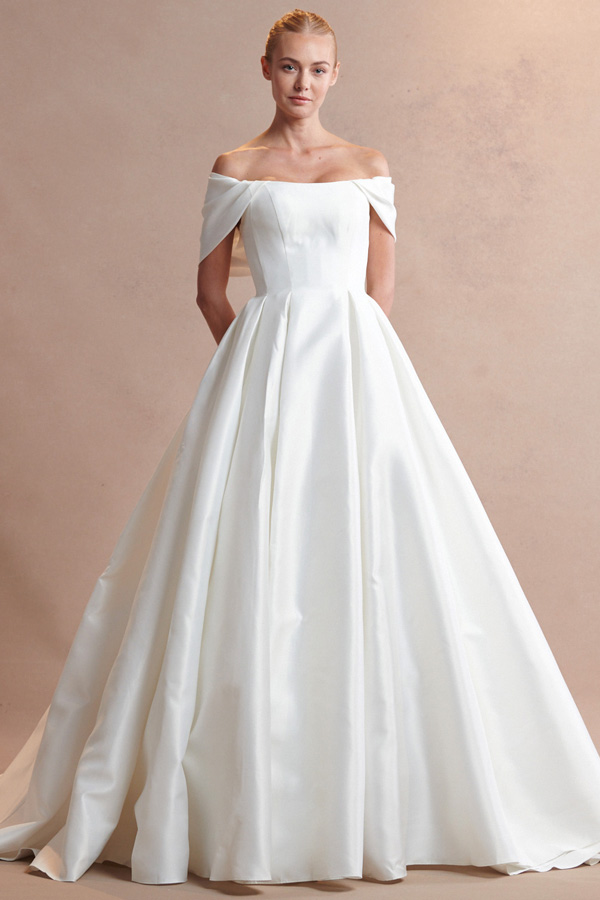 OFF-SHOULDER, SCOOP NECK, BALLGOWN