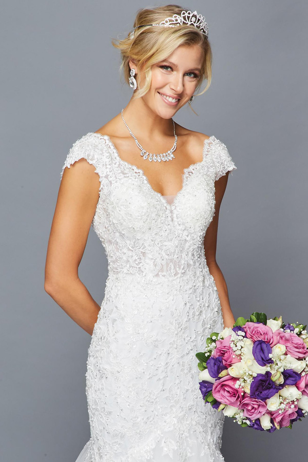 Cap Sleevel Plunging V Neckline Mermaid Wedding Gown