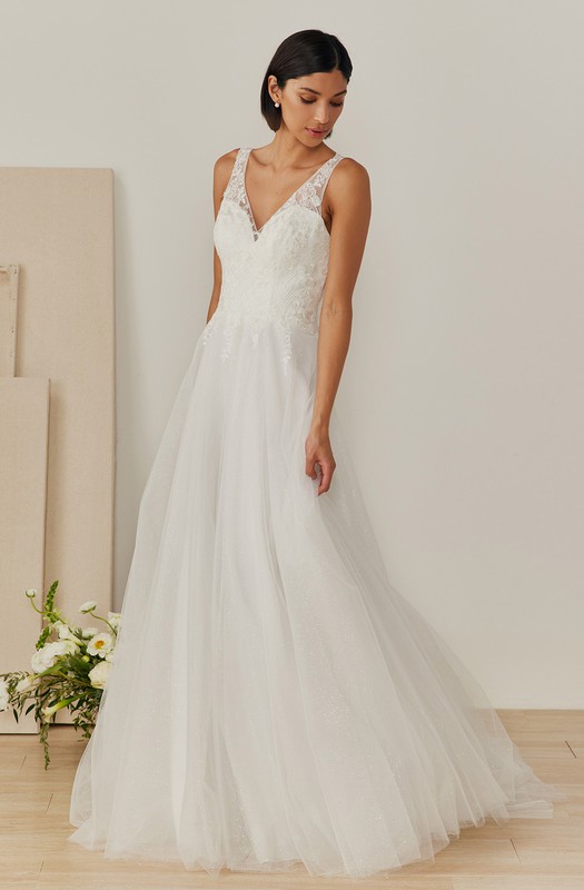 V Neck, Sleeveless, Ball Gown with Train