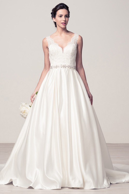 V Neck, Sleeveless Eyelash Lace Top Bridal Gown