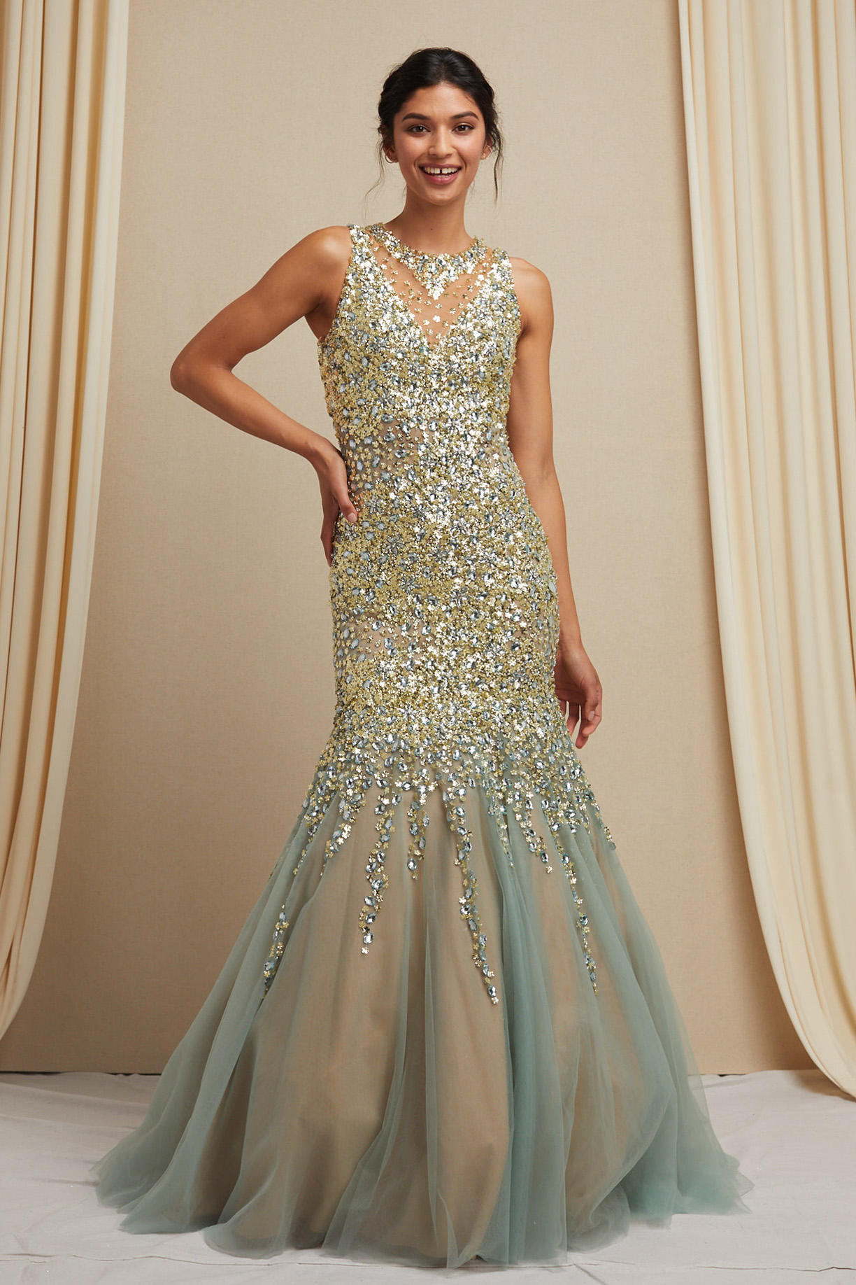 SCOOP NECK, SLEEVELESS, MERMAID