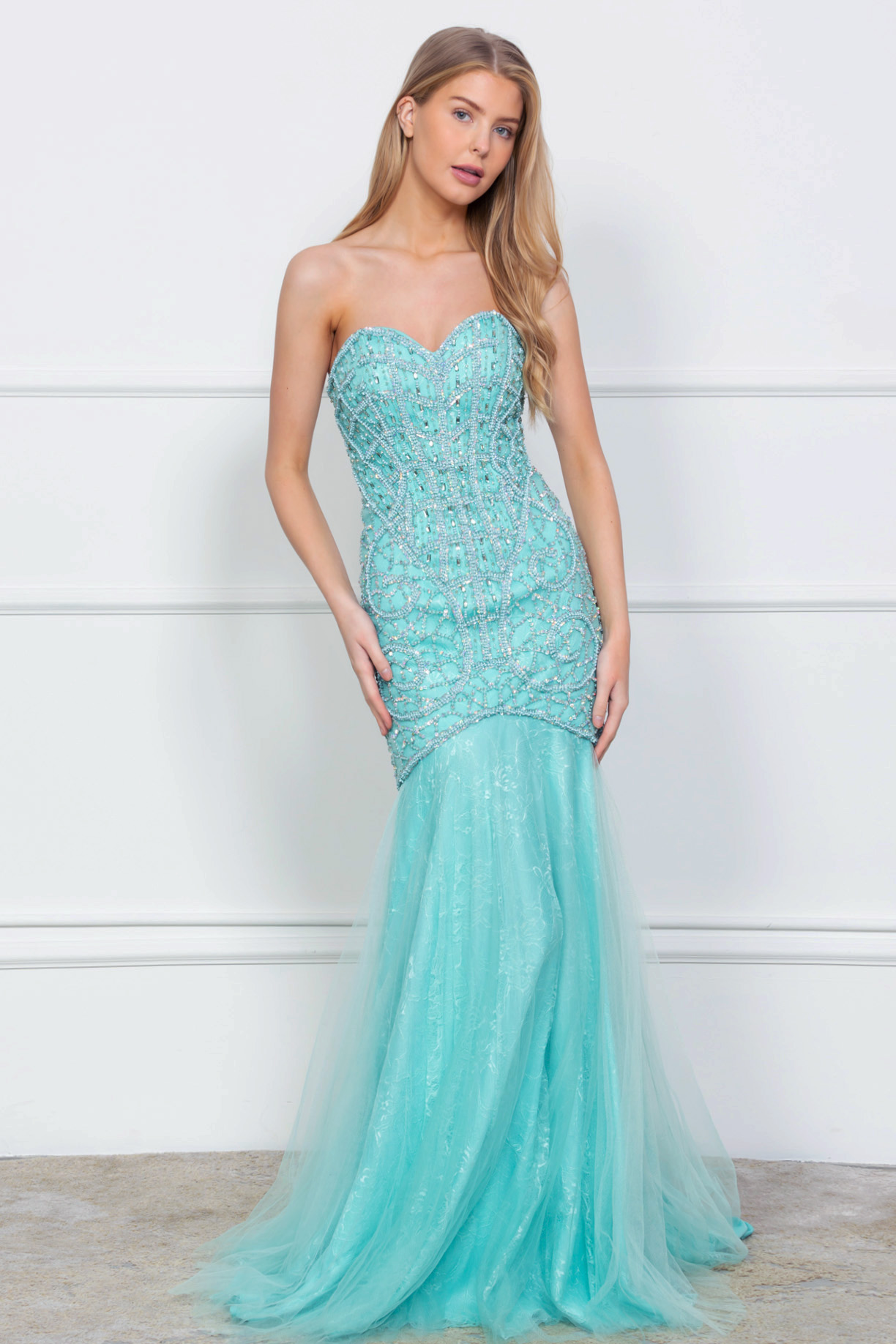 STRAPLESS, SWEETHEART, TRUMPET