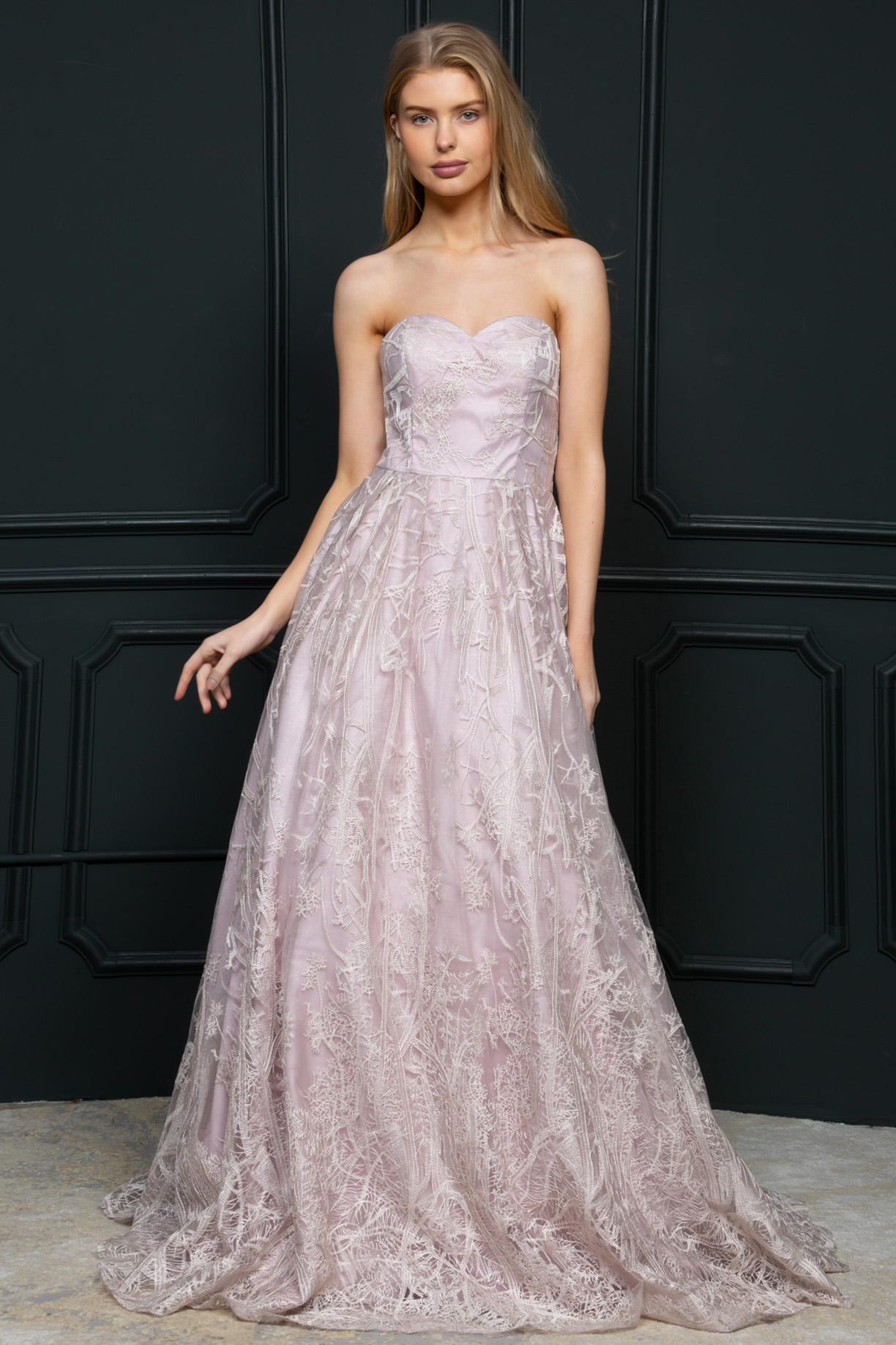 SWEETHEART NECK, STRAPLESS, A-LINE