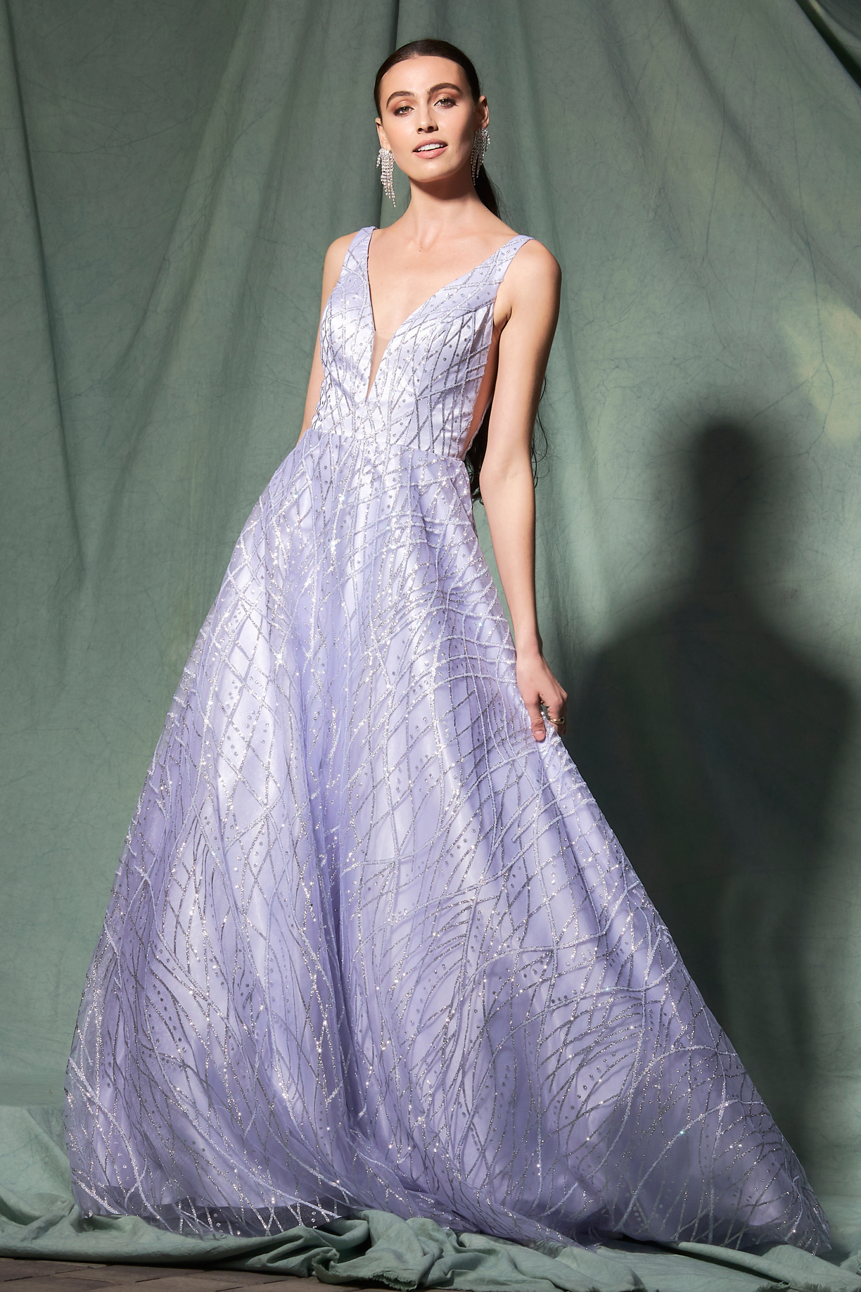 SHOULDER STRAPS, V-NECK BALL GOWN
