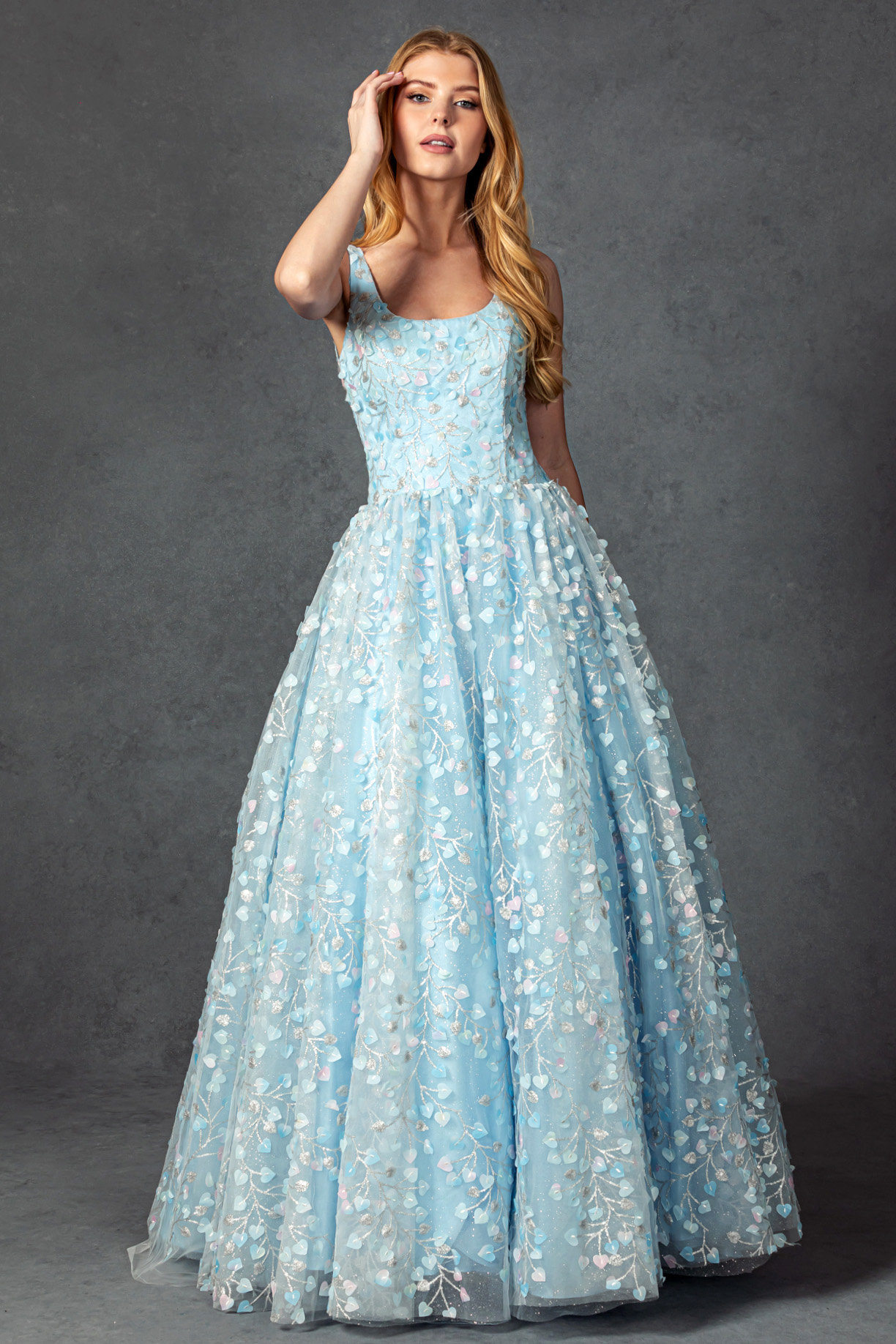 OFF-SHOULDER, SCOOP NECK, BALLGOWN