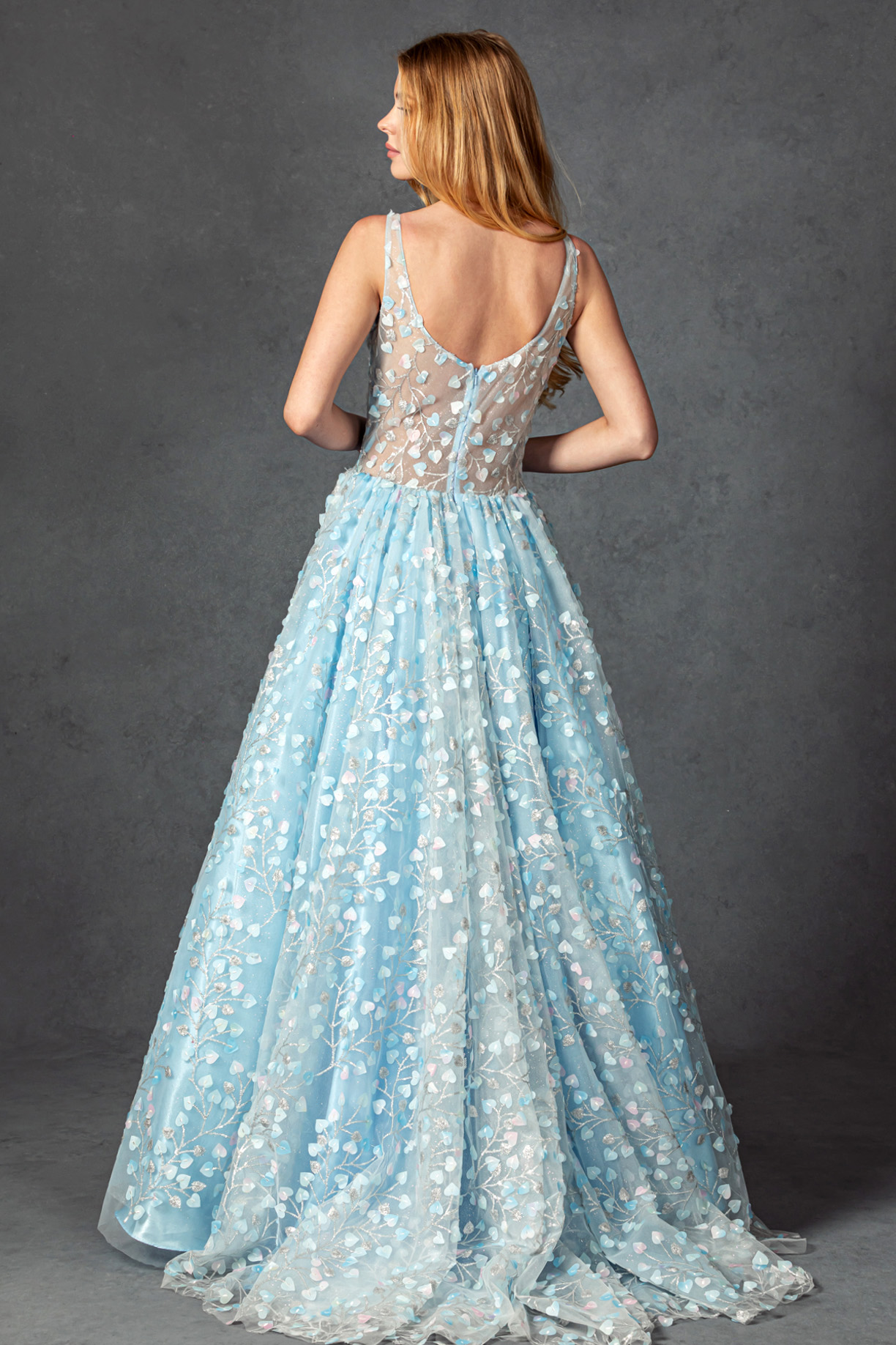 OFF-SHOULDER, SCOOP NECK, BALLGOWN