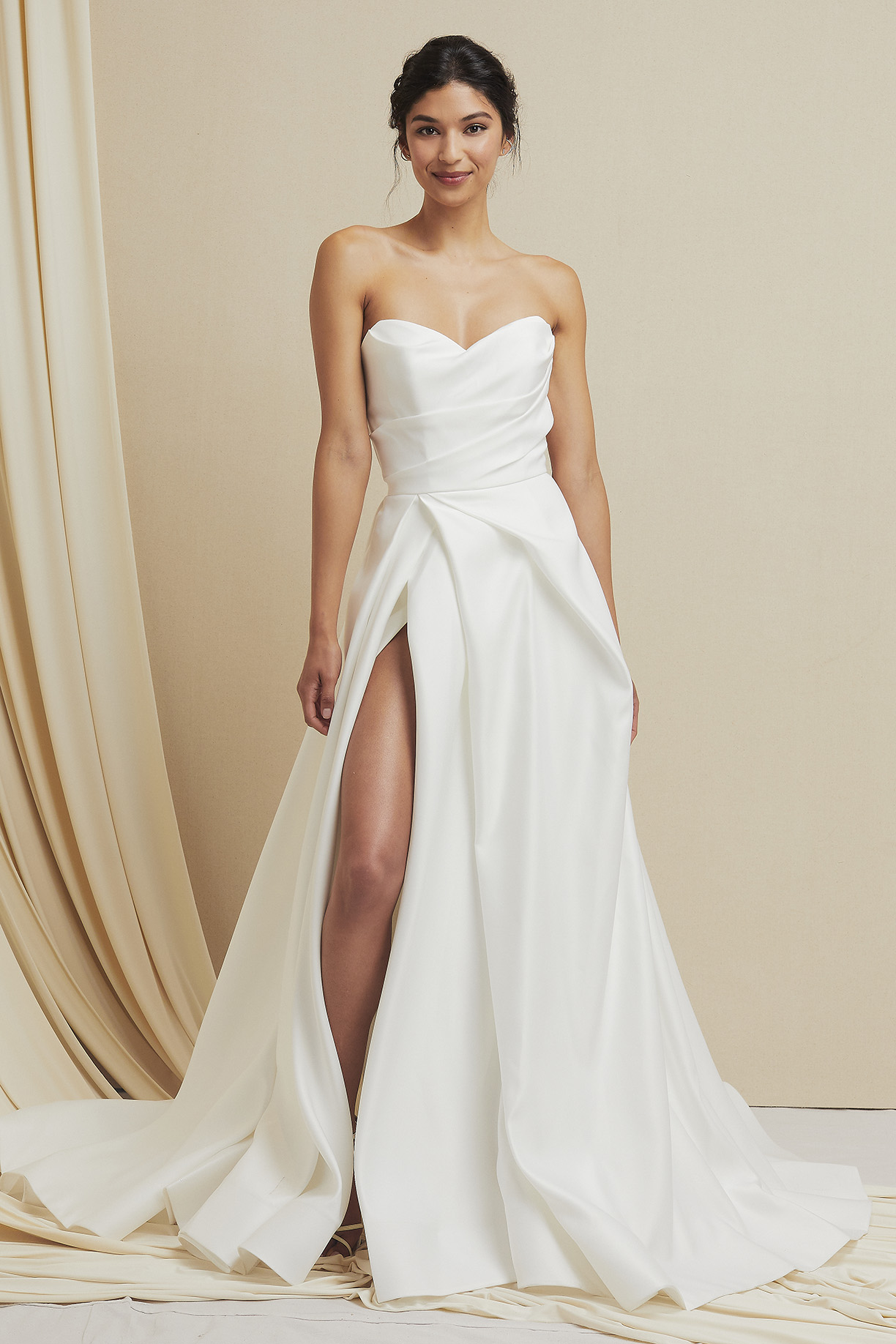 STRAPLESS, SWEETHEART, BALLGOWN, SLIT, TRAIN