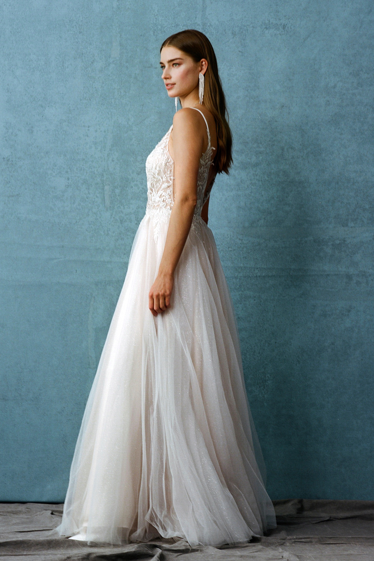 SLEEVELESS, V-NECK, A-LINE